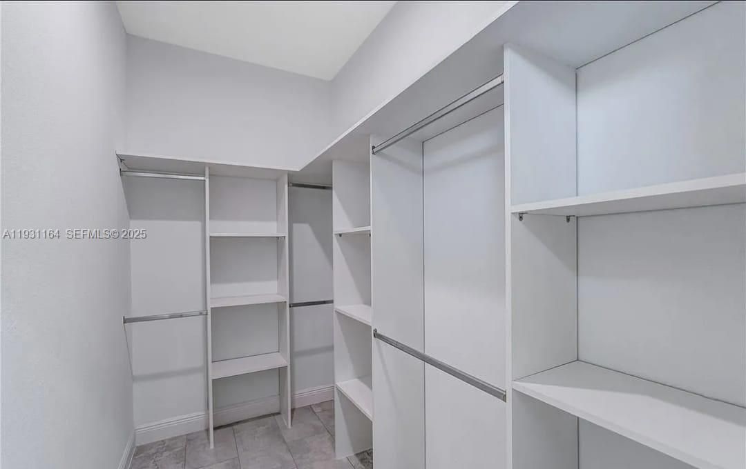 For Sale: $319,900 (3 beds, 2 baths, 1505 Square Feet)