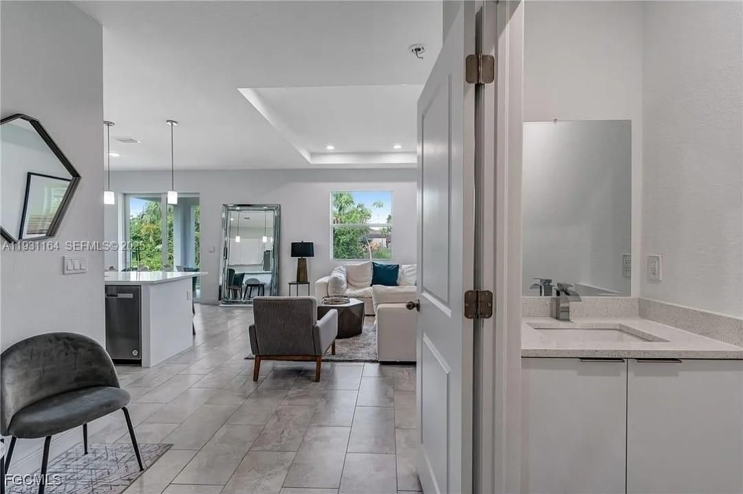 For Sale: $319,900 (3 beds, 2 baths, 1505 Square Feet)