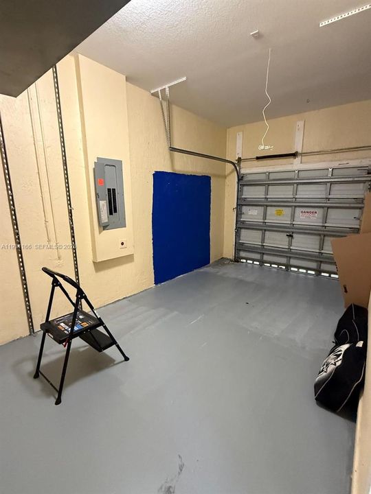 For Rent: $2,500 (3 beds, 2 baths, 1426 Square Feet)