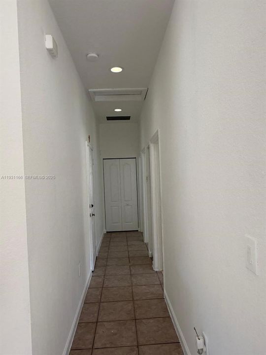 For Rent: $2,500 (3 beds, 2 baths, 1426 Square Feet)