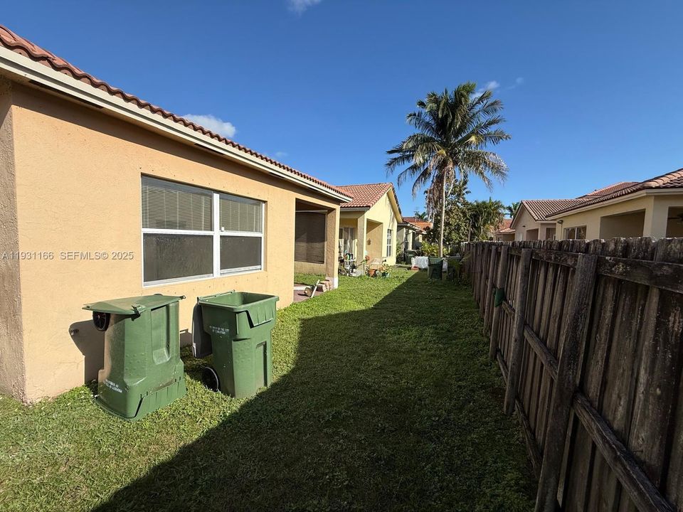 For Rent: $2,500 (3 beds, 2 baths, 1426 Square Feet)