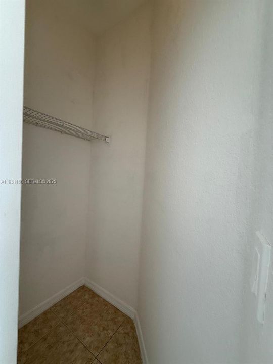 For Rent: $2,500 (3 beds, 2 baths, 1426 Square Feet)