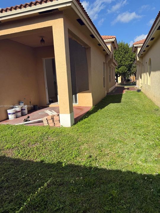 For Rent: $2,500 (3 beds, 2 baths, 1426 Square Feet)