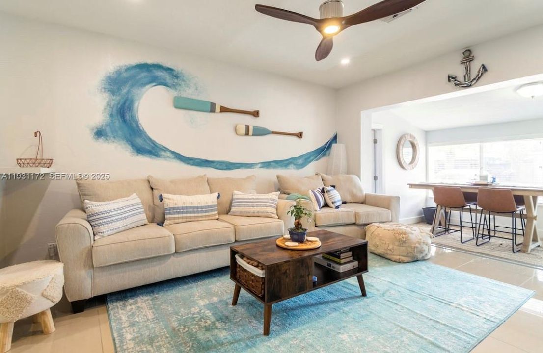 На продажу: $599,000 (2 спален, 2 ванн, 1250 Квадратных фут)