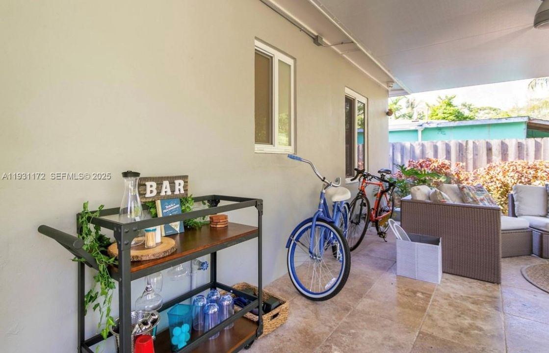 На продажу: $599,000 (2 спален, 2 ванн, 1250 Квадратных фут)