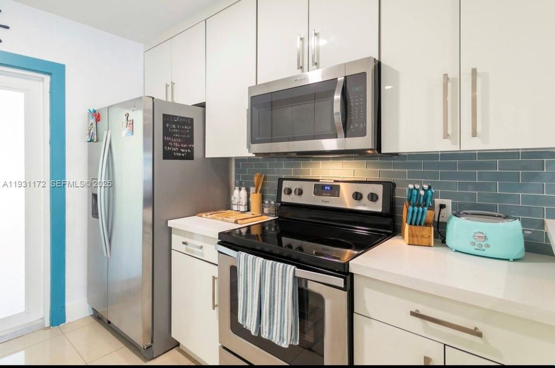 На продажу: $599,000 (2 спален, 2 ванн, 1250 Квадратных фут)