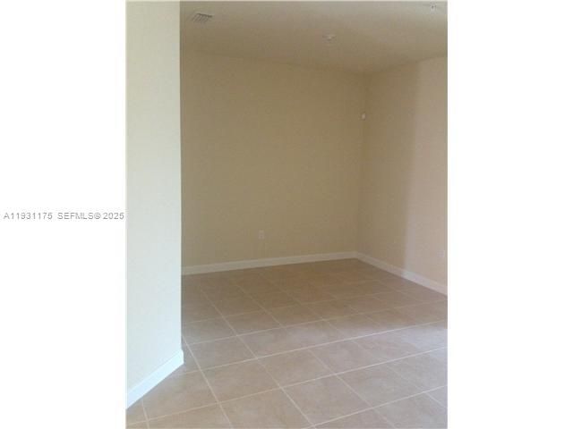 В аренду: $3,200 (3 спален, 2 ванн, 1742 Квадратных фут)