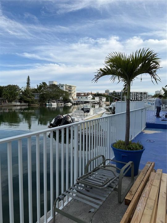 For Rent: $3,000 (2 beds, 2 baths, 1243 Square Feet)