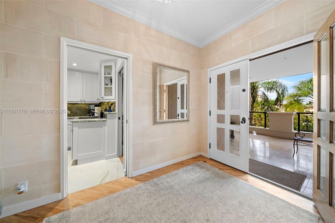 For Rent: $25,000 (2 beds, 2 baths, 1847 Square Feet)