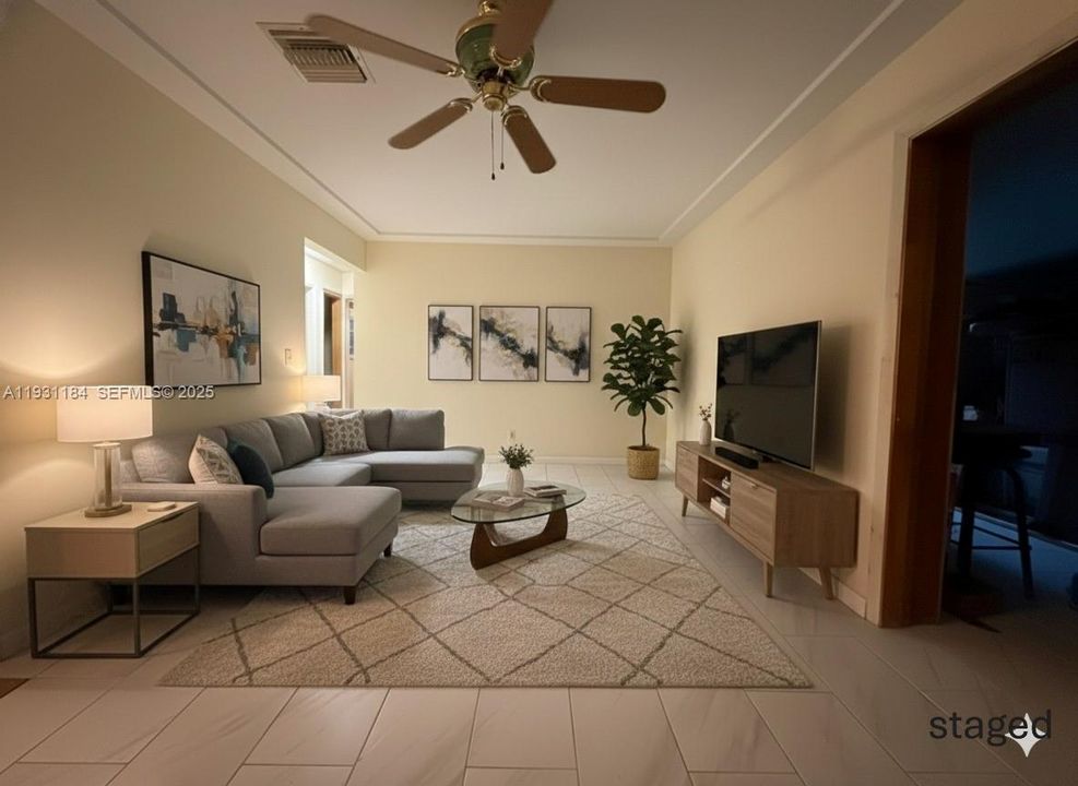 For Sale: $395,000 (2 beds, 1 baths, 1100 Square Feet)