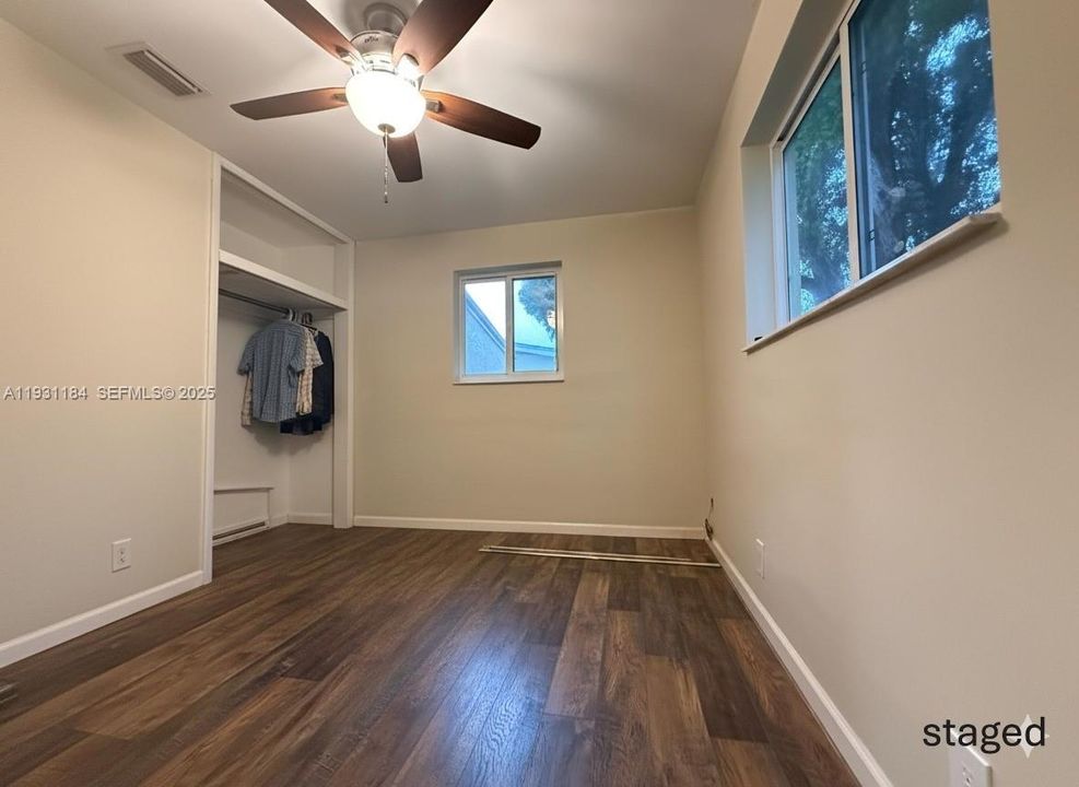 For Sale: $395,000 (2 beds, 1 baths, 1100 Square Feet)
