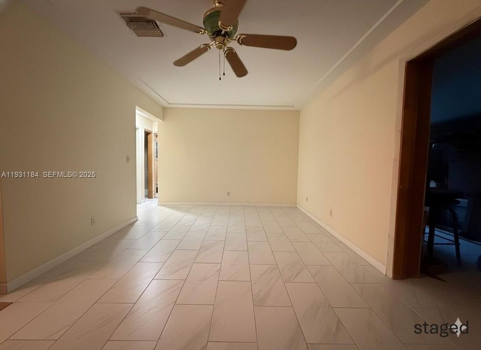 For Sale: $395,000 (2 beds, 1 baths, 1100 Square Feet)