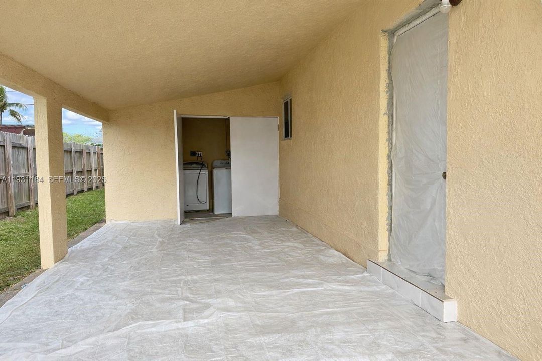 For Sale: $395,000 (2 beds, 1 baths, 1100 Square Feet)