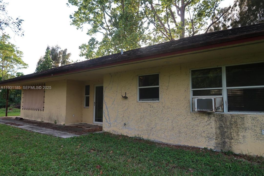 На продажу: $1,280,000 (1 спален, 1 ванн, 1020 Квадратных фут)