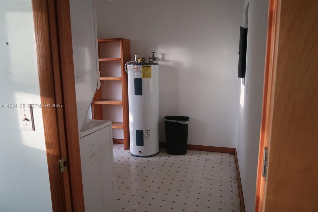 На продажу: $1,280,000 (1 спален, 1 ванн, 1020 Квадратных фут)