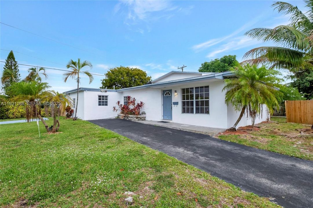 For Sale: $499,900 (3 beds, 2 baths, 1168 Square Feet)