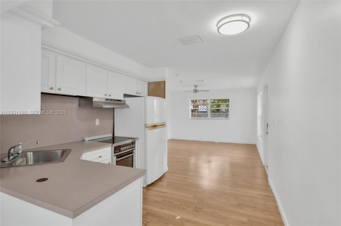 For Sale: $499,900 (3 beds, 2 baths, 1168 Square Feet)