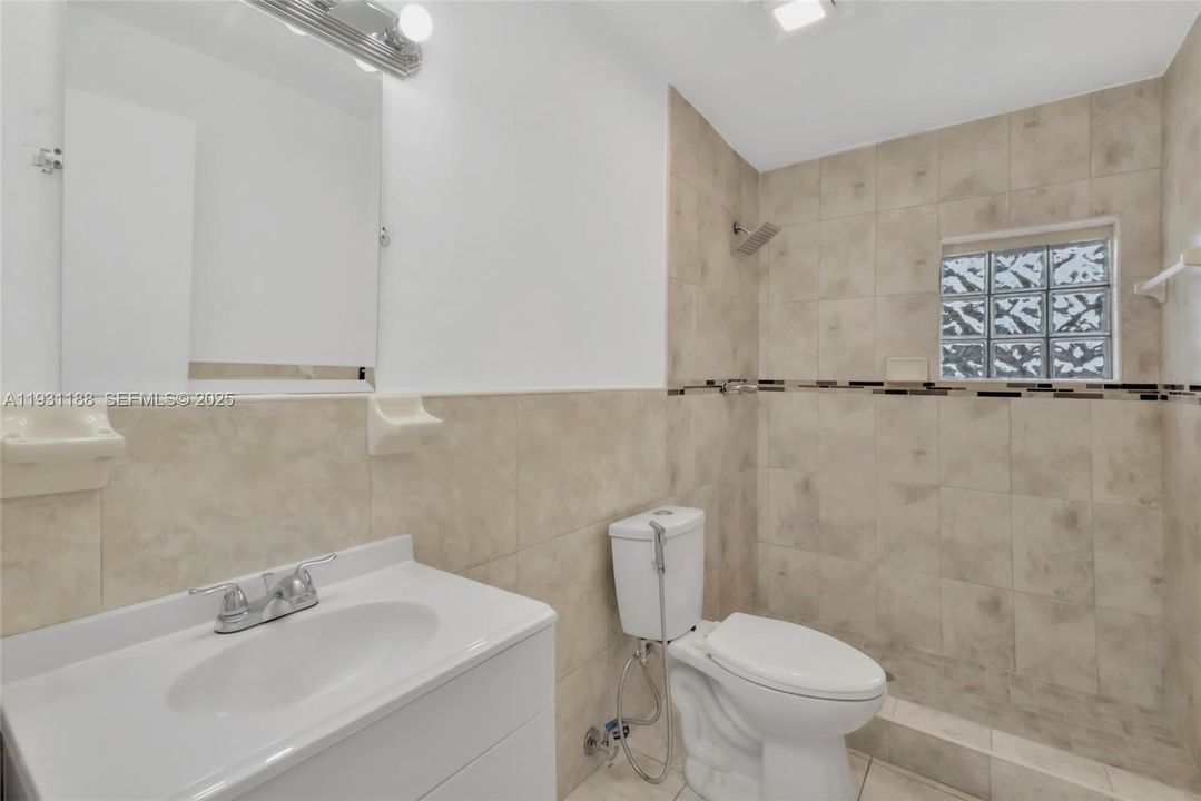 For Sale: $499,900 (3 beds, 2 baths, 1168 Square Feet)