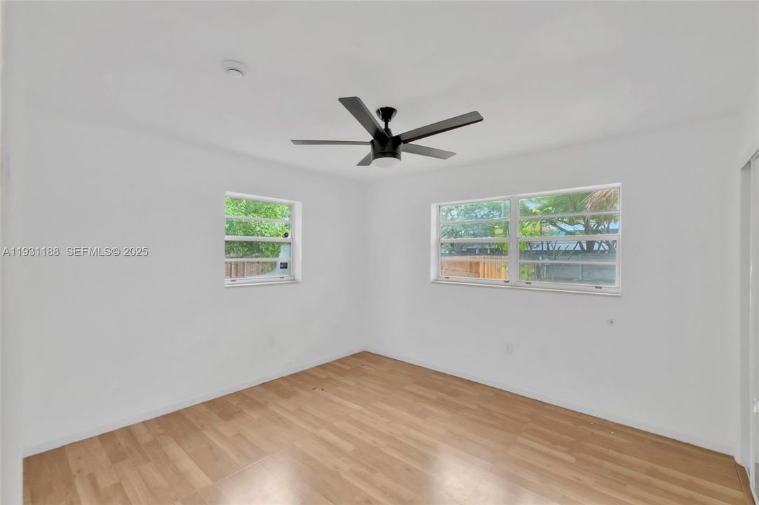 For Sale: $499,900 (3 beds, 2 baths, 1168 Square Feet)