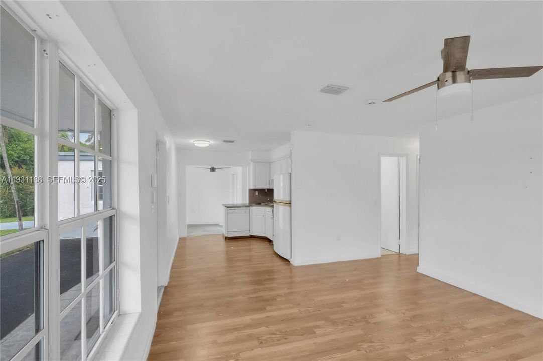 For Sale: $499,900 (3 beds, 2 baths, 1168 Square Feet)