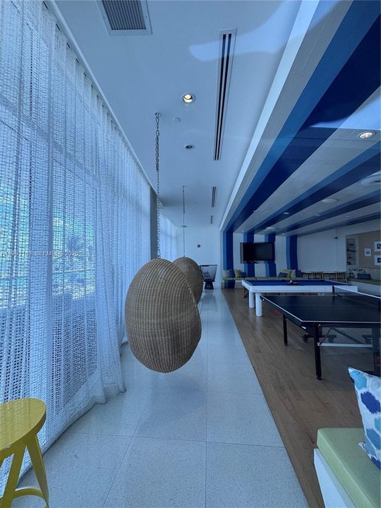 出租: $10,500 (3 贝兹, 3 浴室, 2356 平方英尺)