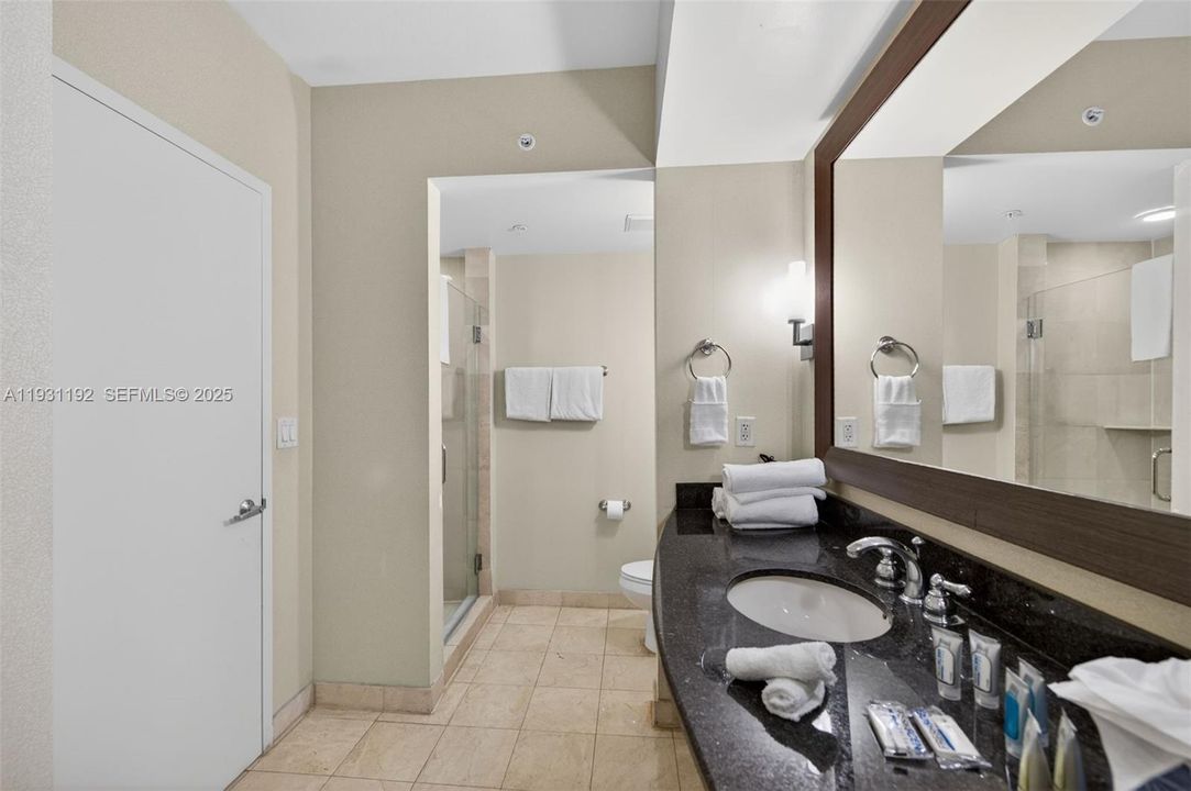 For Sale: $299,000 (0 beds, 1 baths, 551 Square Feet)