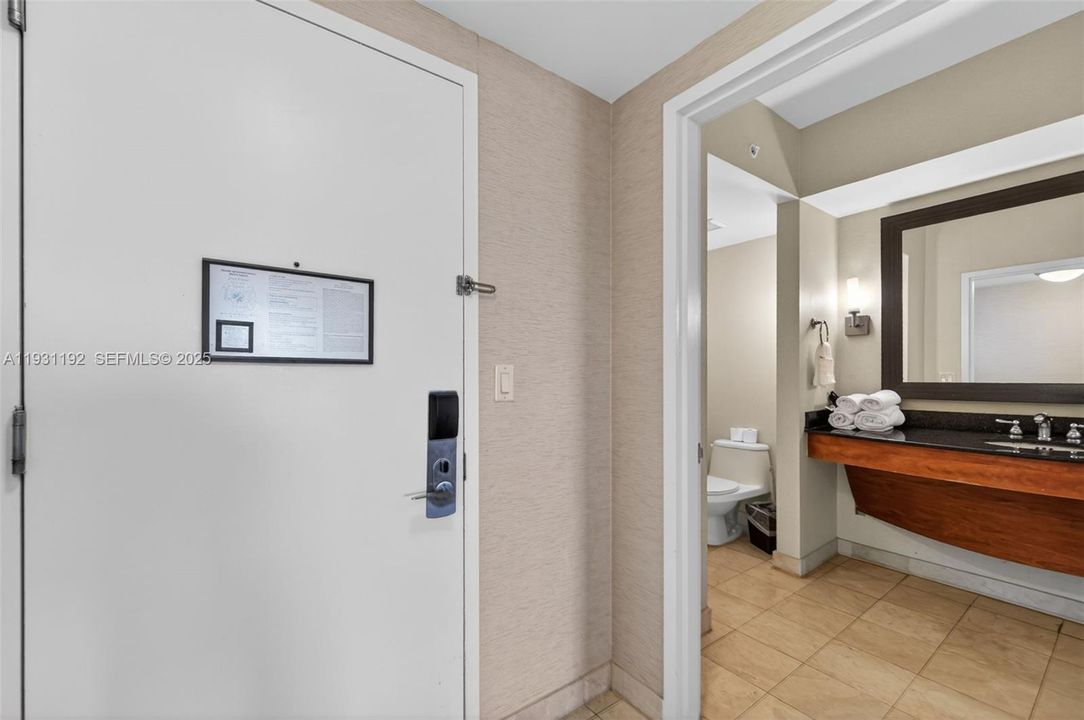 For Sale: $299,000 (0 beds, 1 baths, 551 Square Feet)