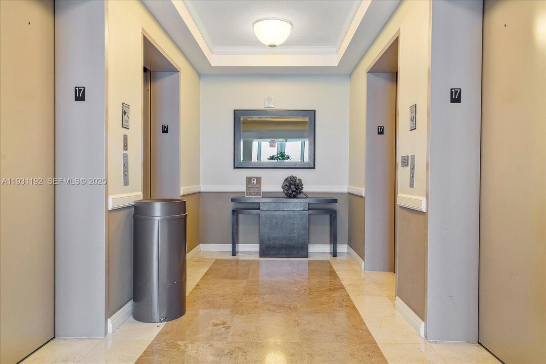 For Sale: $299,000 (0 beds, 1 baths, 551 Square Feet)