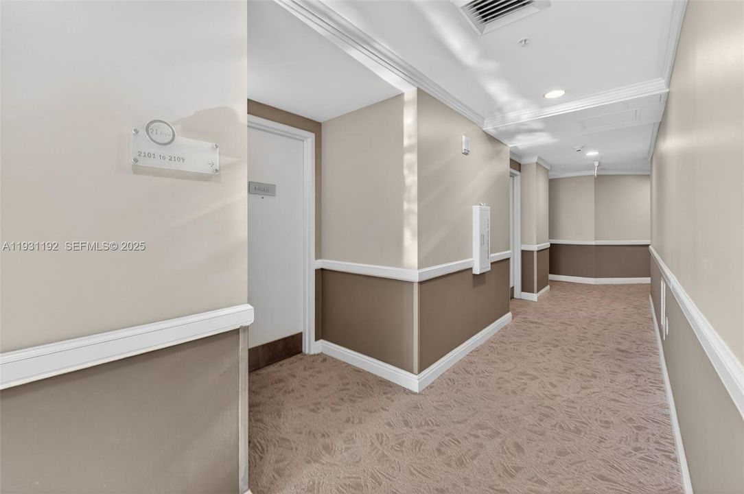 For Sale: $299,000 (0 beds, 1 baths, 551 Square Feet)