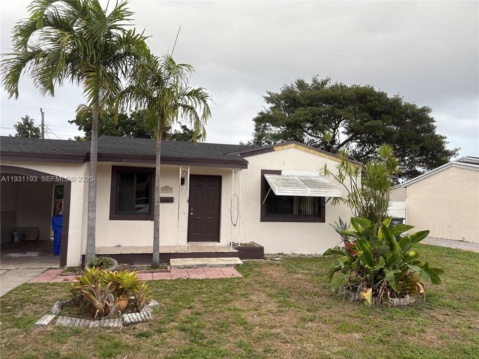 For Rent: $2,800 (2 beds, 1 baths, 1012 Square Feet)