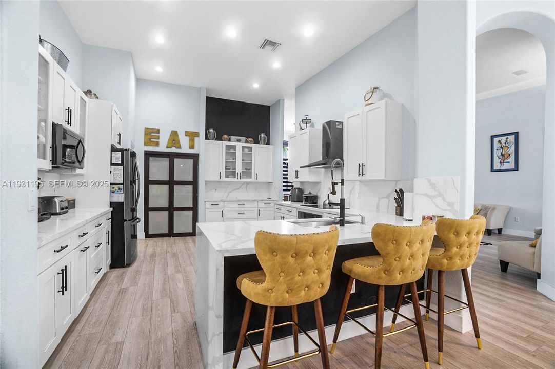 На продажу: $985,000 (4 спален, 3 ванн, 2957 Квадратных фут)