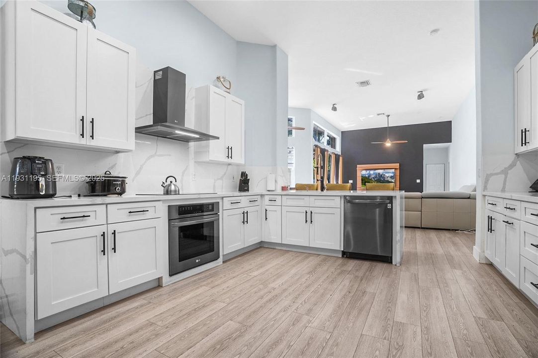 На продажу: $985,000 (4 спален, 3 ванн, 2957 Квадратных фут)