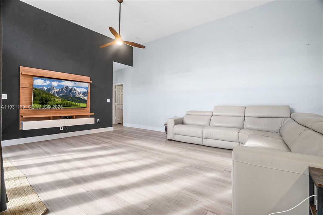 На продажу: $985,000 (4 спален, 3 ванн, 2957 Квадратных фут)