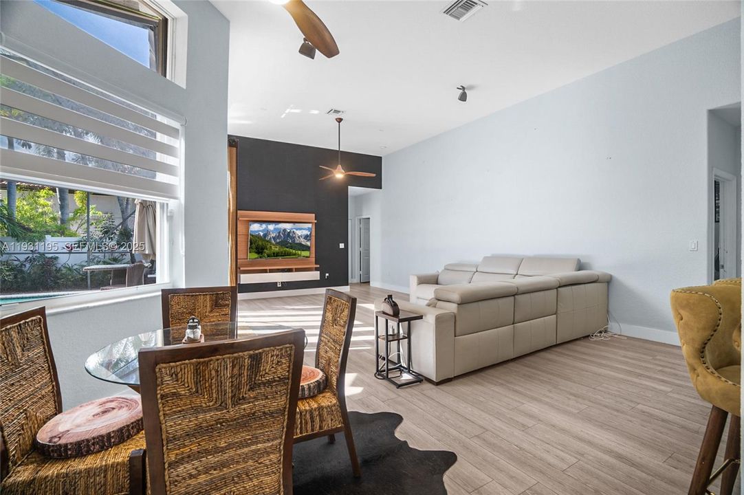 На продажу: $985,000 (4 спален, 3 ванн, 2957 Квадратных фут)