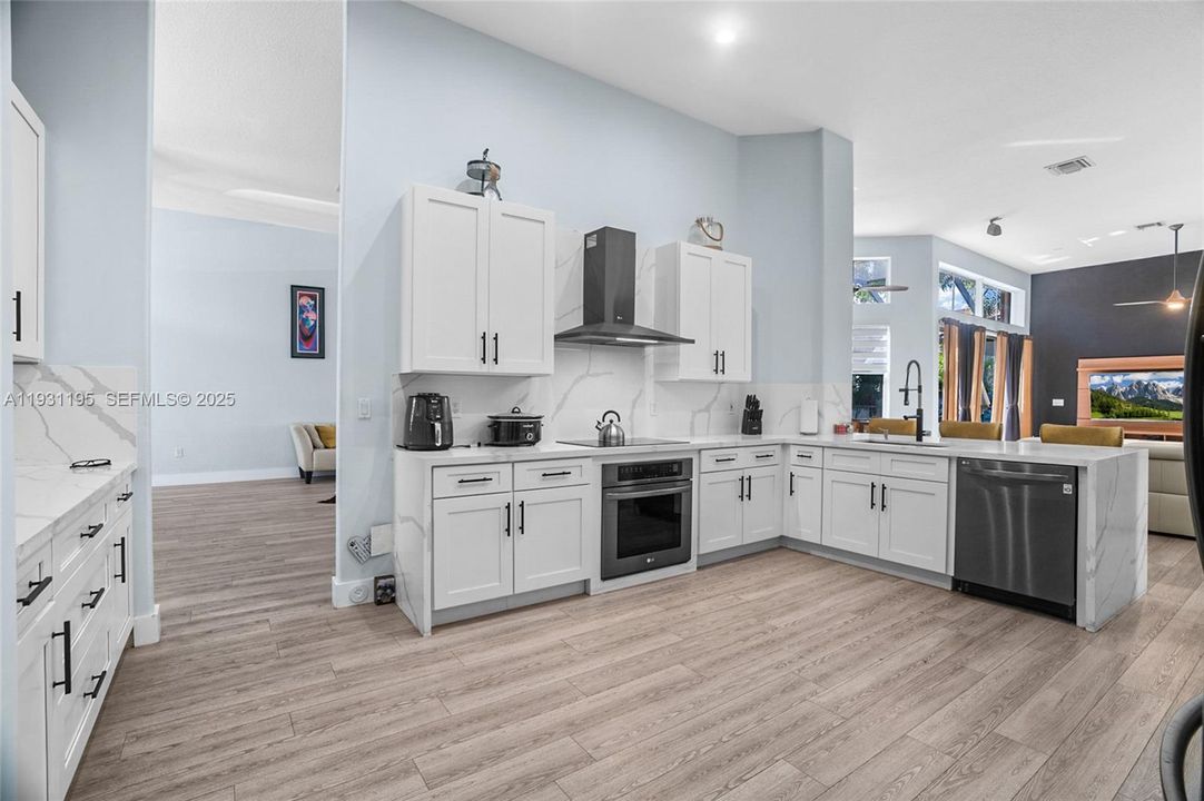 На продажу: $985,000 (4 спален, 3 ванн, 2957 Квадратных фут)