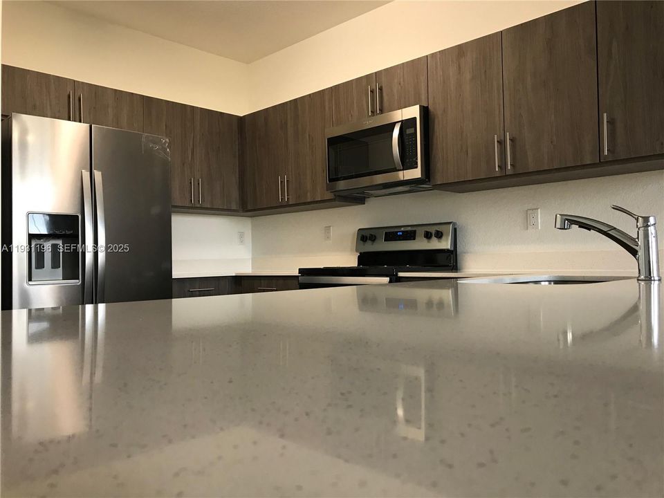 For Rent: $2,600 (3 beds, 2 baths, 1428 Square Feet)