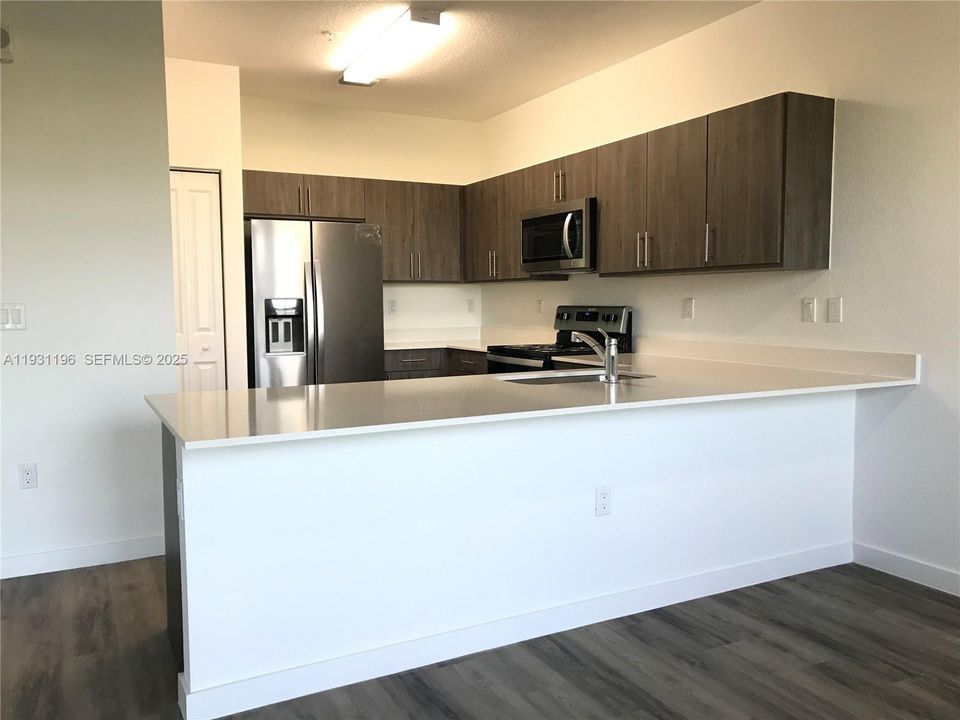 For Rent: $2,600 (3 beds, 2 baths, 1428 Square Feet)