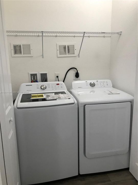 For Rent: $2,600 (3 beds, 2 baths, 1428 Square Feet)