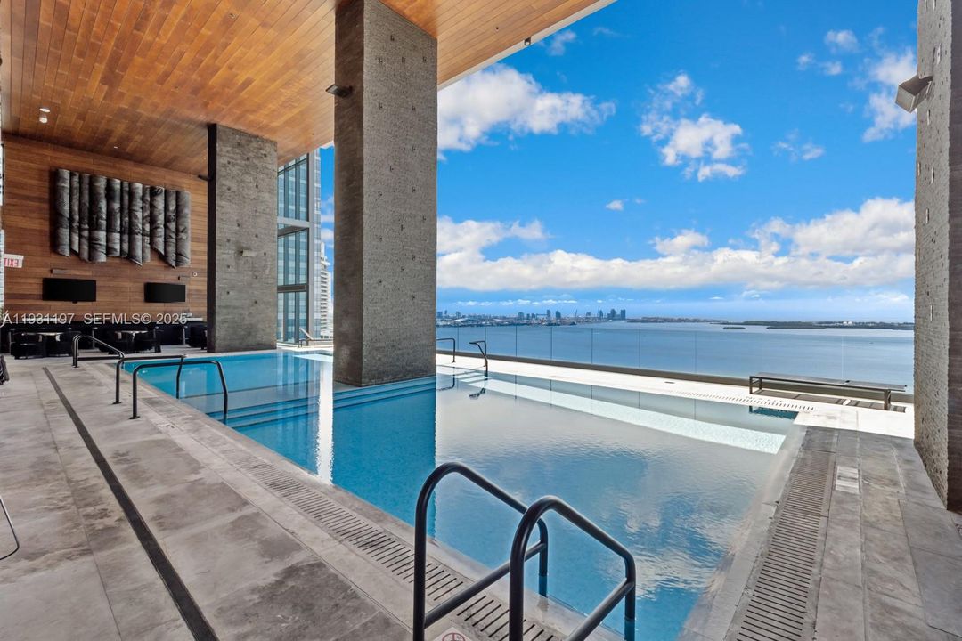 For Rent: $9,000 (2 beds, 2 baths, 1148 Square Feet)