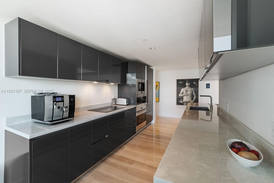 For Rent: $9,000 (2 beds, 2 baths, 1148 Square Feet)