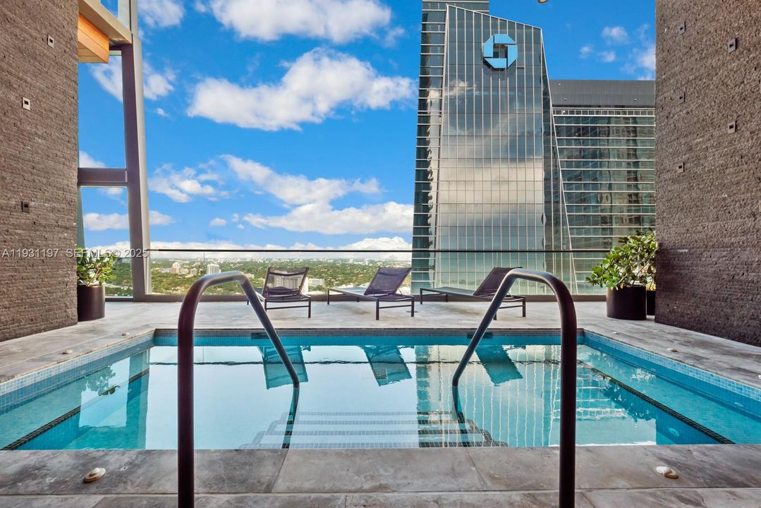 For Rent: $9,000 (2 beds, 2 baths, 1148 Square Feet)