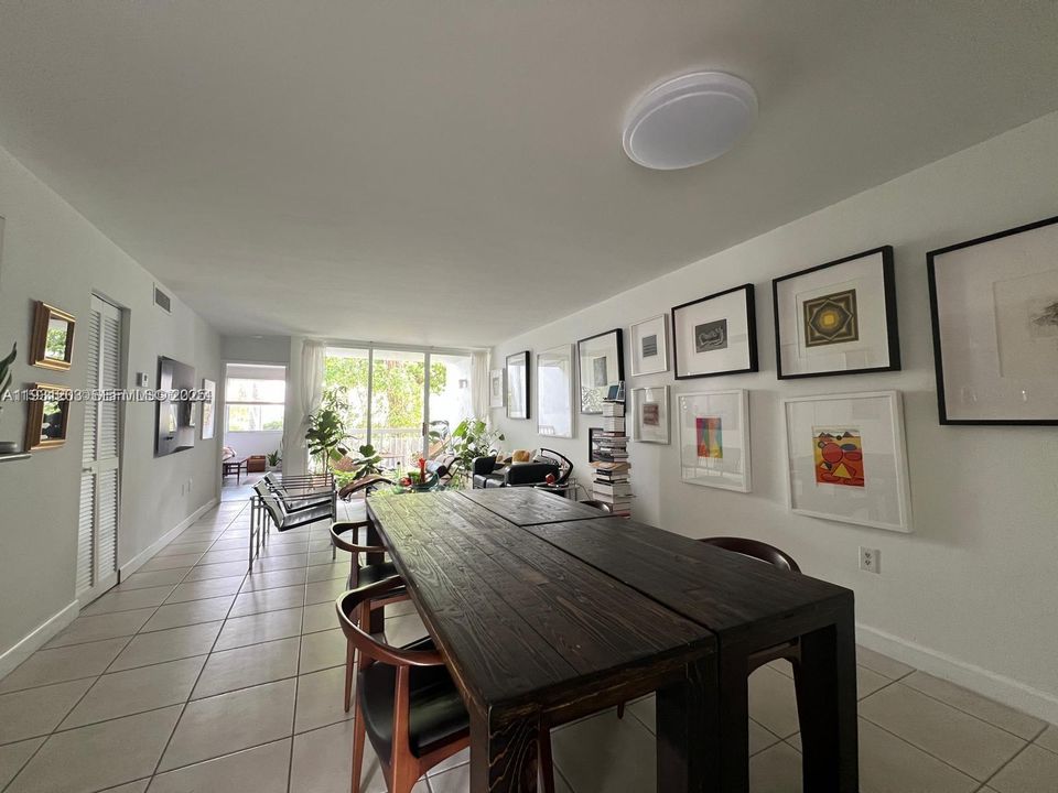 На продажу: $310,000 (1 спален, 1 ванн, 899 Квадратных фут)