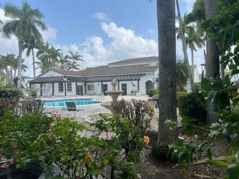 На продажу: $310,000 (1 спален, 1 ванн, 899 Квадратных фут)