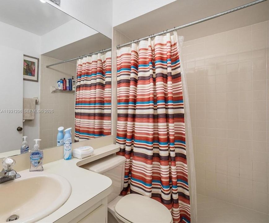 For Rent: $2,600 (2 beds, 2 baths, 1136 Square Feet)