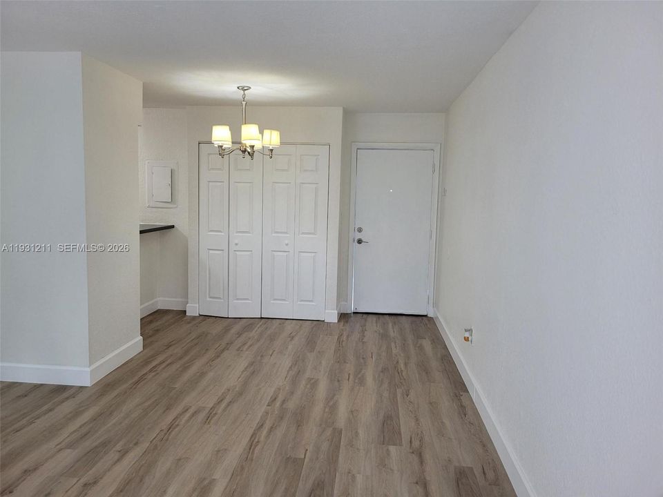 待售: $250,000 (2 贝兹, 1 浴室, 968 平方英尺)