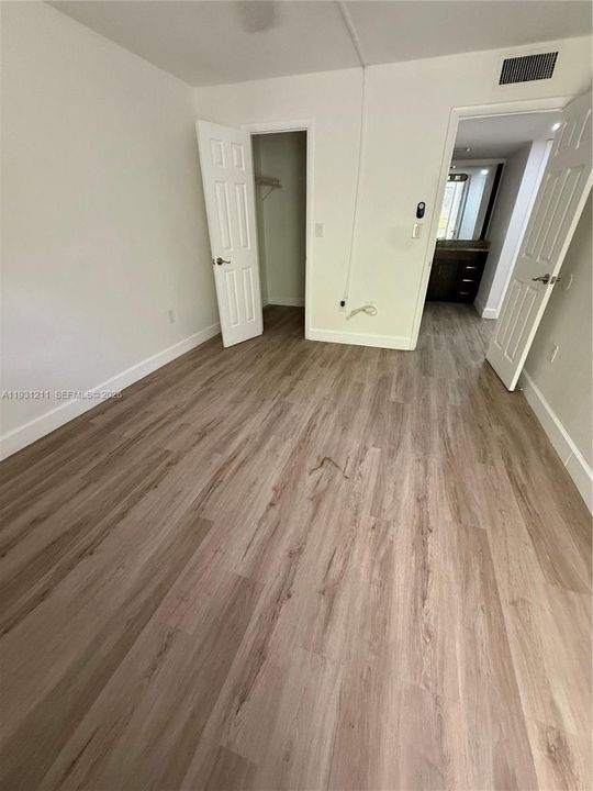 待售: $250,000 (2 贝兹, 1 浴室, 968 平方英尺)