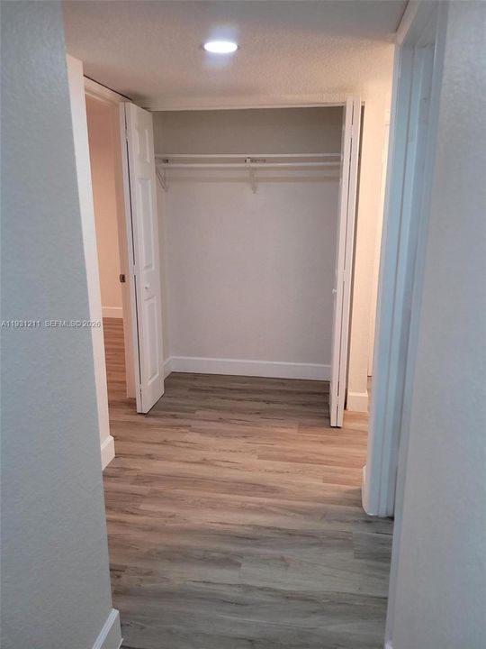 待售: $250,000 (2 贝兹, 1 浴室, 968 平方英尺)