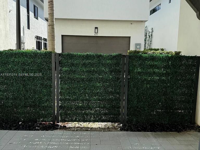 For Rent: $5,950 (3 beds, 3 baths, 2176 Square Feet)