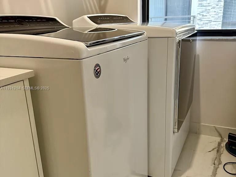 For Rent: $5,950 (3 beds, 3 baths, 2176 Square Feet)