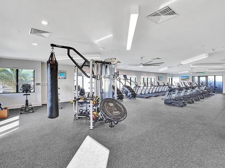 For Rent: $5,950 (3 beds, 3 baths, 2176 Square Feet)